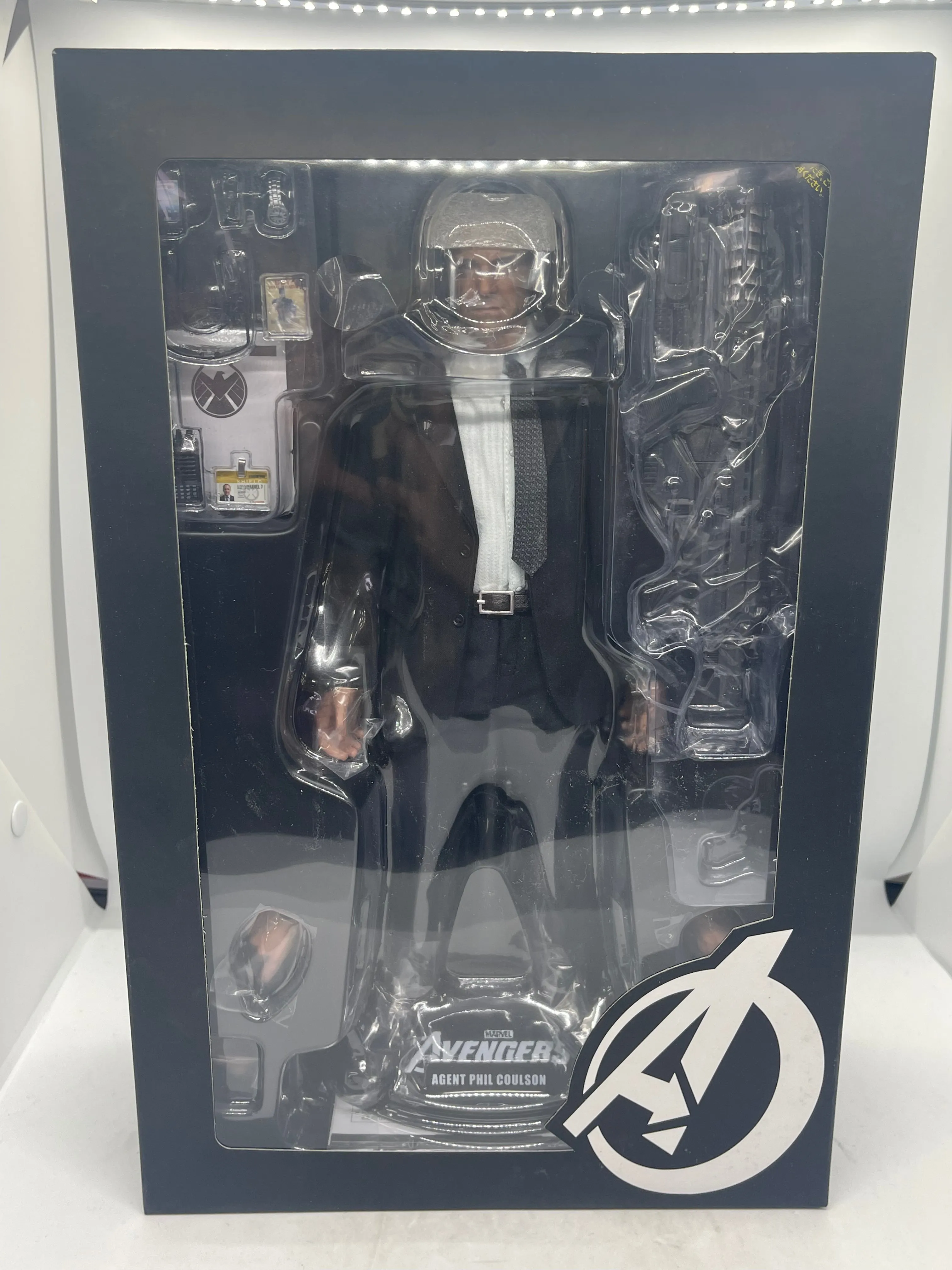 Avengers - Phil Coulson 1/6th Scale Limited Edition Collectible Figurine 12” Hot Toy MMS 189