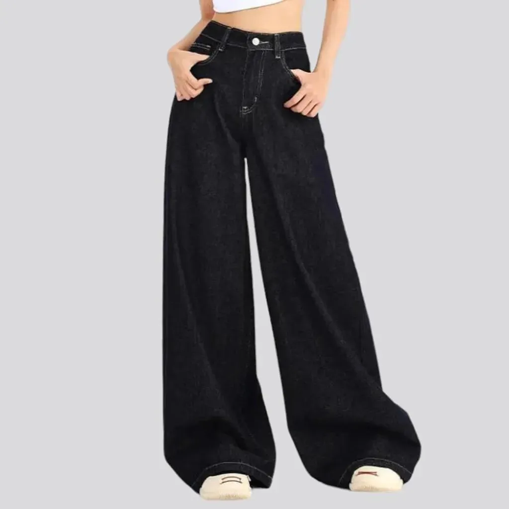 Floor-length monochrome jeans for women