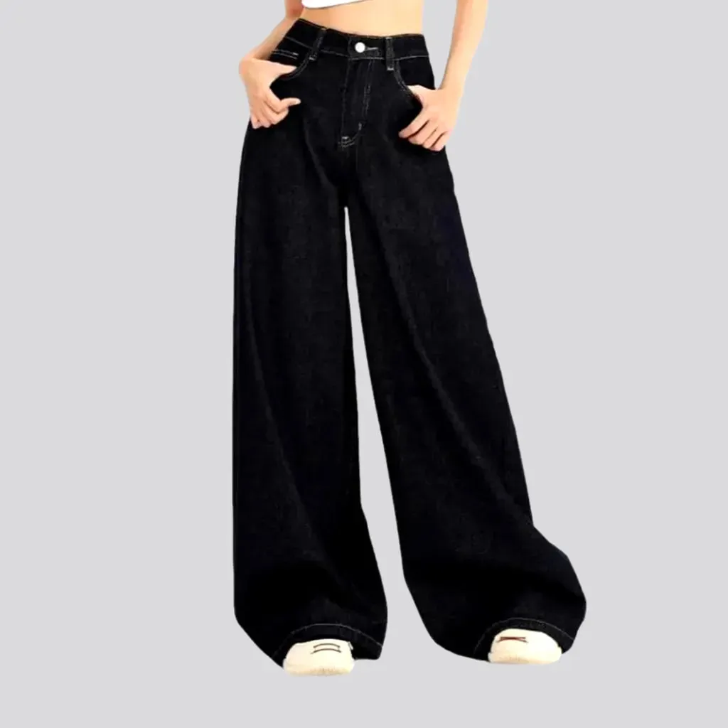 Floor-length monochrome jeans for women