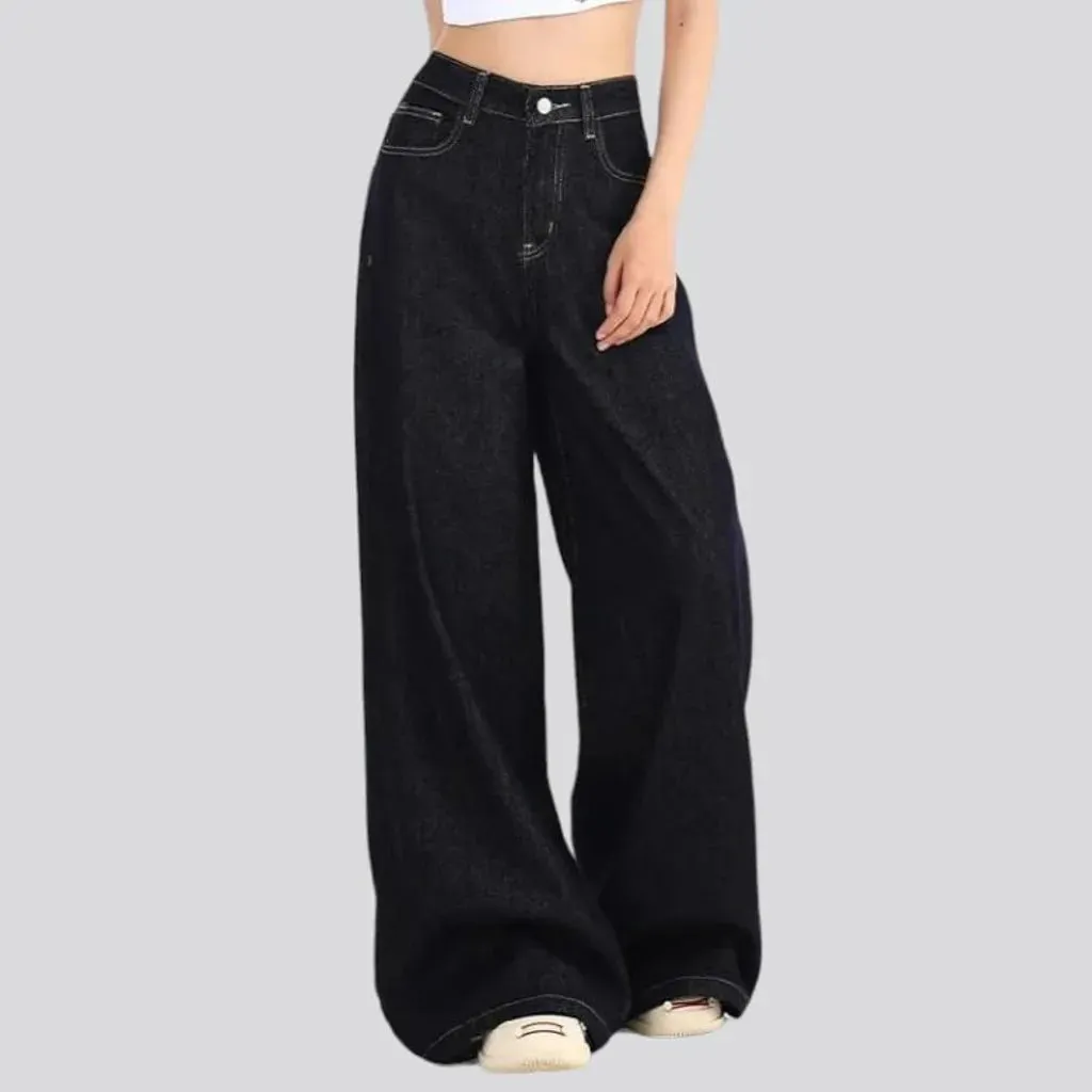 Floor-length monochrome jeans for women