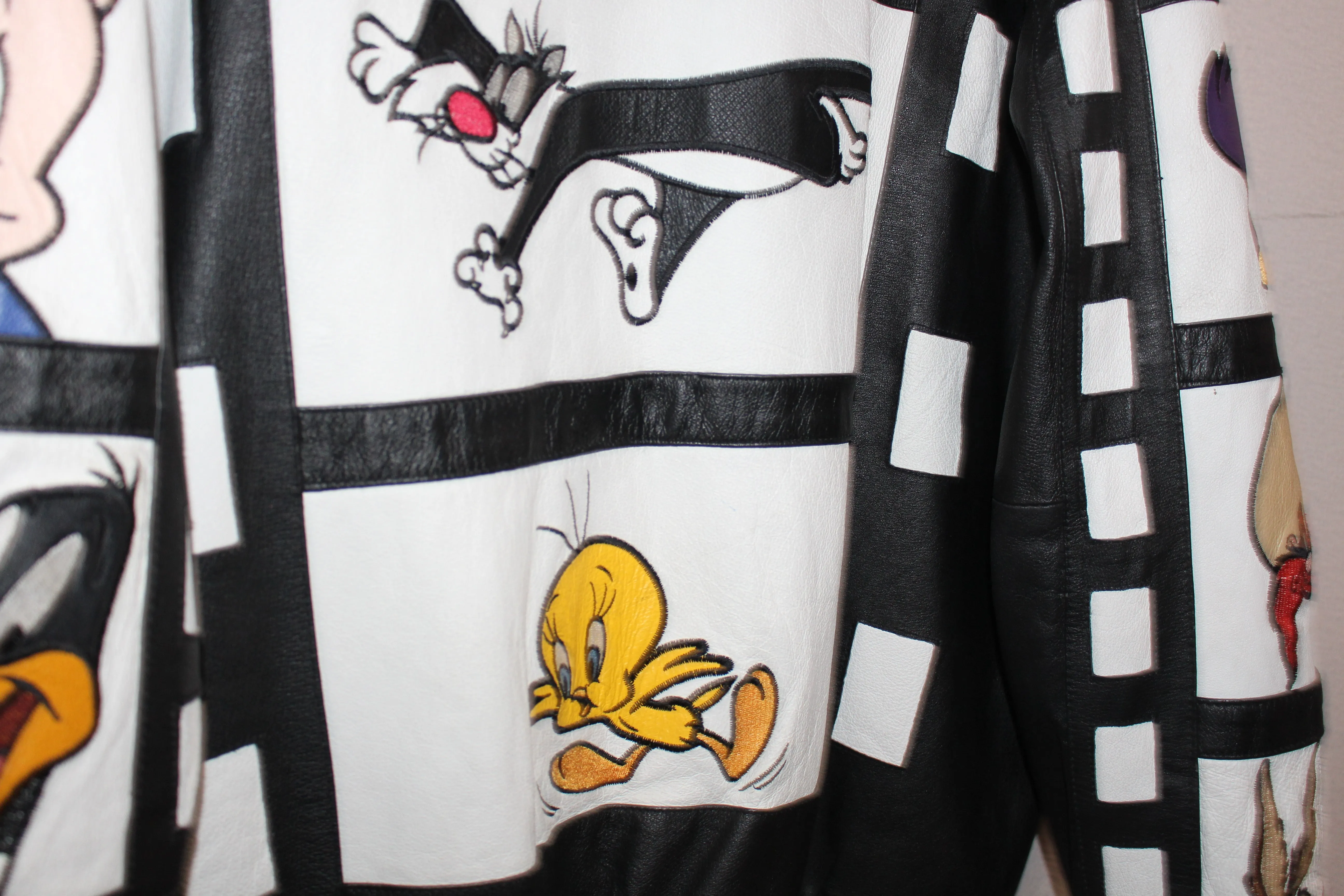 Rare Looney Tunes 1997 Leather Jacket (L)