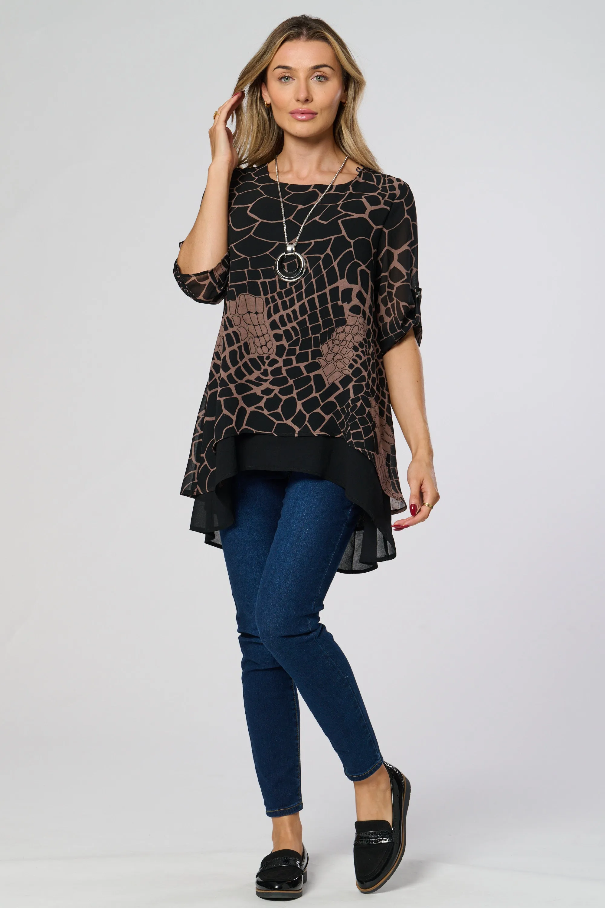 Saloos Fashionable Double Layer Top with Necklace