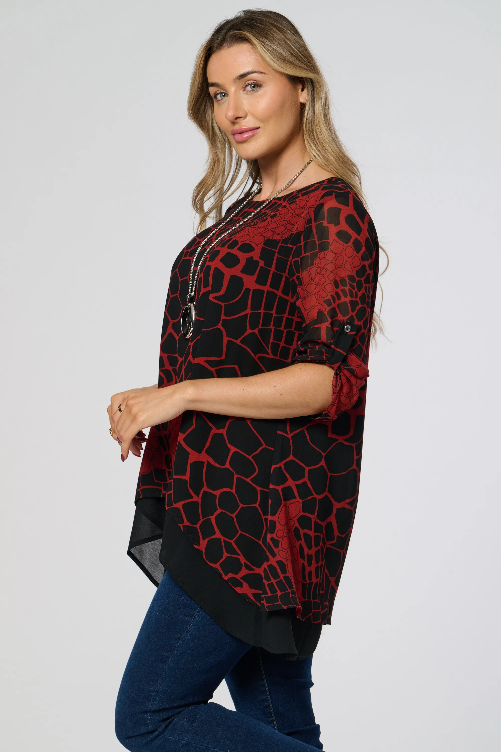 Saloos Fashionable Double Layer Top with Necklace