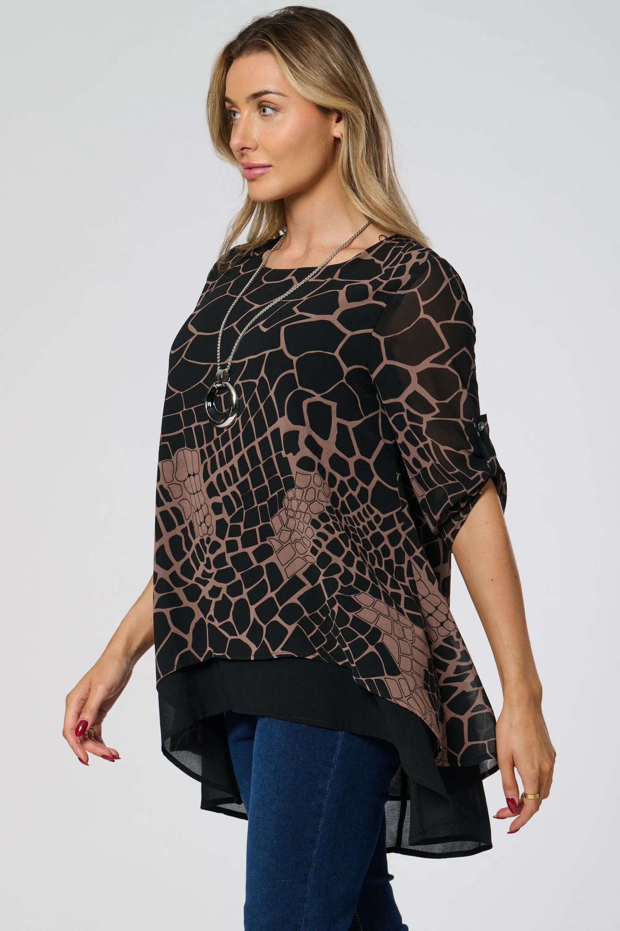 Saloos Fashionable Double Layer Top with Necklace